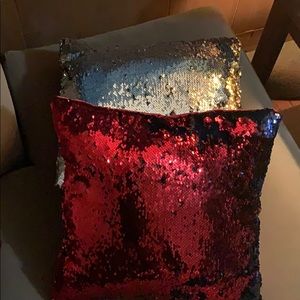 Glitter shimmer duo color pillows